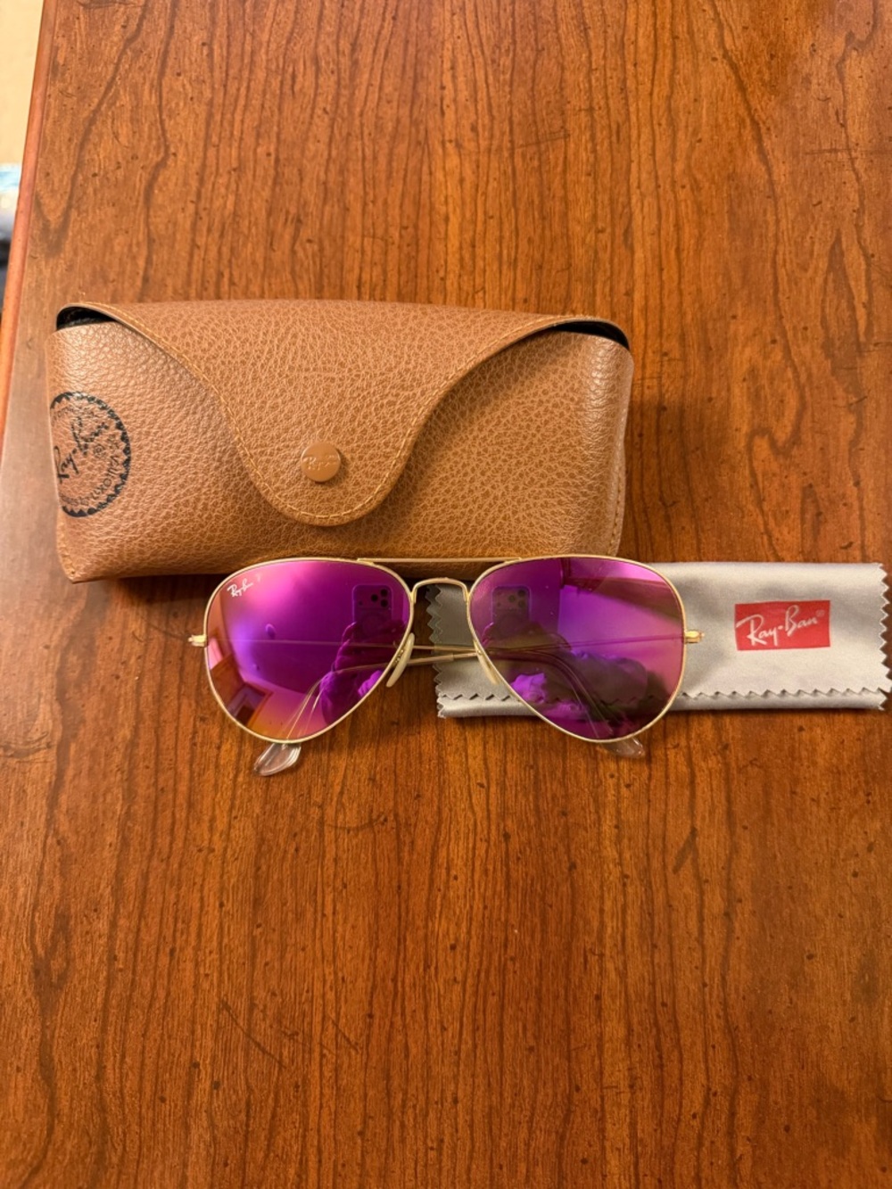 Ray-Ban Aviator Sunglasses with Pink Mirrored Lenses